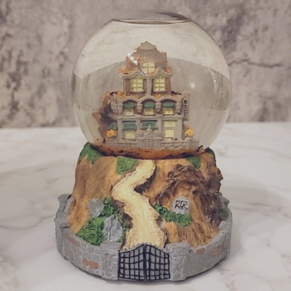 Starbucks Other - Starbucks Halloween Haunted House Snow globe SUPER RARE